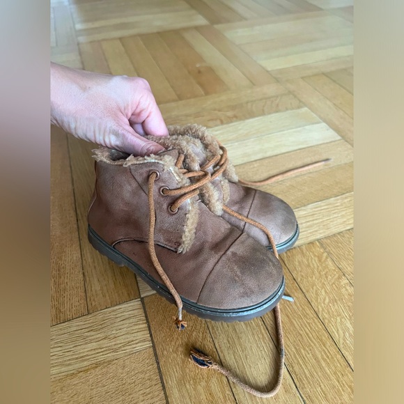 Age of Innocence Kids Camel Suede Shearling Booties - Picture 8 of 11